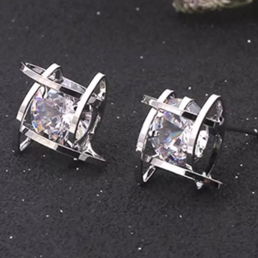 ✨PURE CLASS✨SILVER SQUARE‎ WITH ROUND SOLITAIRE CAGED CZ’S - STUD EARRINGS